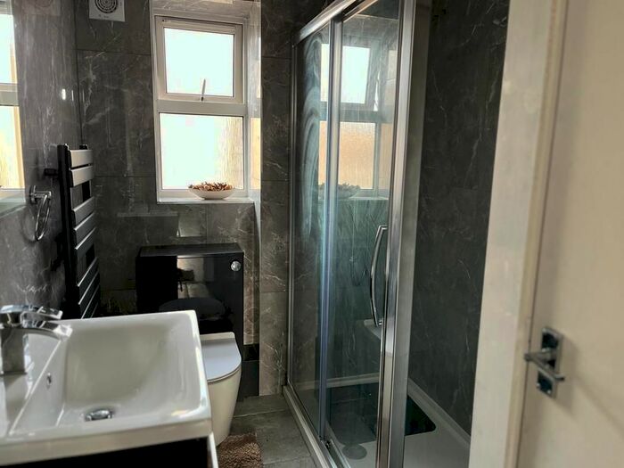 3 Bedroom Property To Rent In Midsummer Avenue, Hounslow, TW4