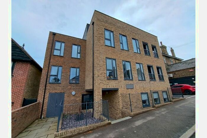 2 Bedroom Property To Rent In Dormer Court, Carlton Avenue, Thanet, Broadstairs, CT10