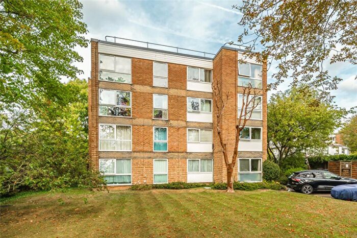 Apartment To Rent In Priory Grange, Fortis Green, London, N2