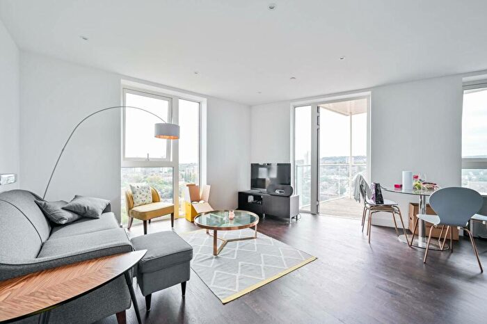 2 Bedroom Flat To Rent In Duncombe House, Victory Parade, Woolwich, London, SE18