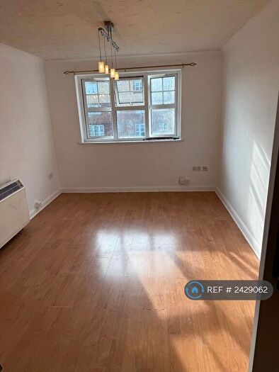 1 Bedroom Flat To Rent In Countess Court, Luton, LU2