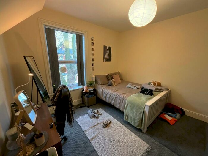 3 Bedroom Detached House To Rent In Radford Boulevard, Nottingham, Nottinghamshire, NG7