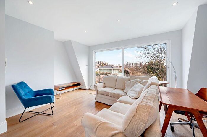 3 Bedroom Flat To Rent In Brackenbury Road, Brackenbury Village, W6