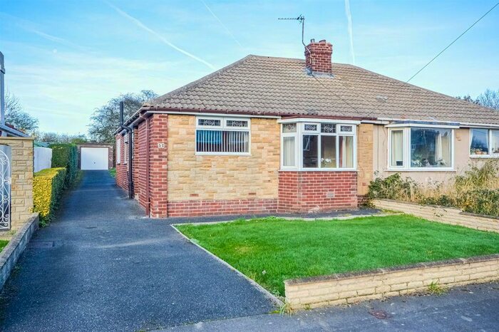 2 Bedroom Semi-Detached Bungalow For Sale In Cambridge Crescent, Crofton, Wakefield WF4