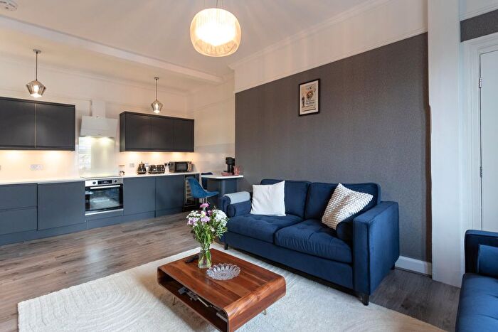 1 Bedroom Flat To Rent In Gibson Terrace, Fountainbridge, Edinburgh, EH11
