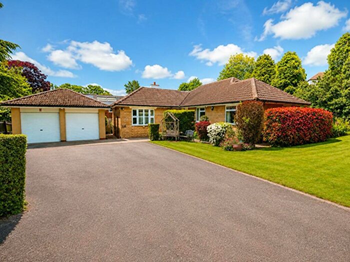 3 Bedroom Detached Bungalow For Sale In Irchester Road, Rushden, NN10