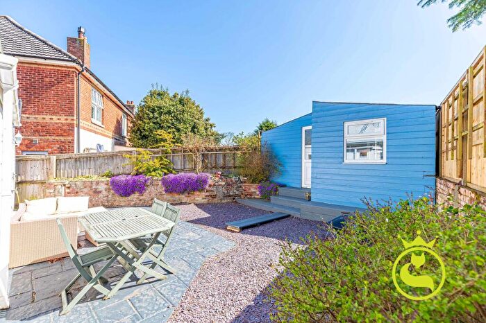 4 Bedroom Detached House For Sale In Cromer Road, Poole, BH12