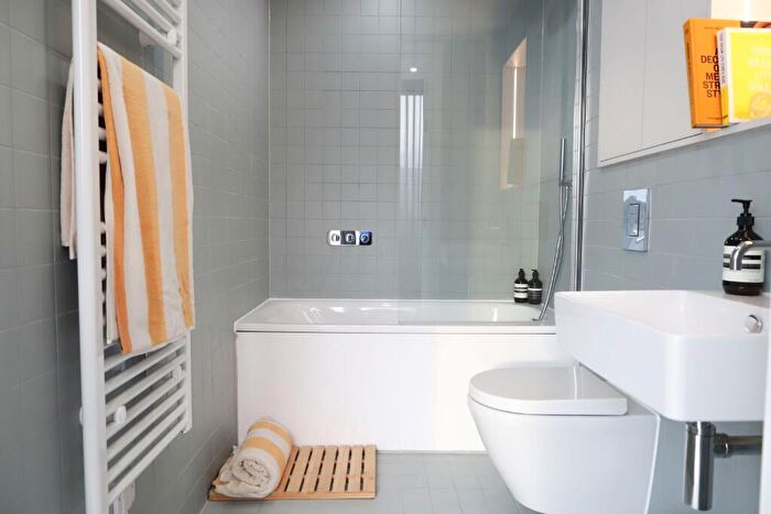2 Bedroom Apartment To Rent In Milton Street, Sheffield, S3