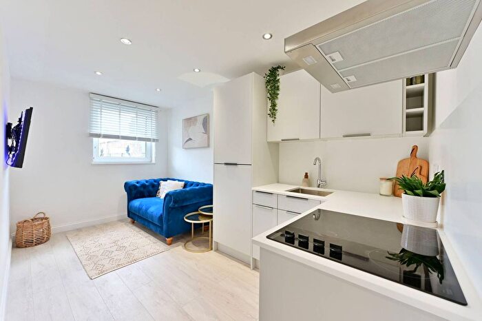 1 Bedroom Flat To Rent In Smugglers Way, Wandsworth, London, SW18