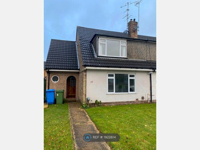 3 Bedroom Semi-Detached House To Rent In Harvey Road, Farnborough, GU14