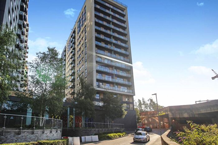 2 Bedroom Apartment To Rent In Vallea Court, Red Bank, Manchester, M4