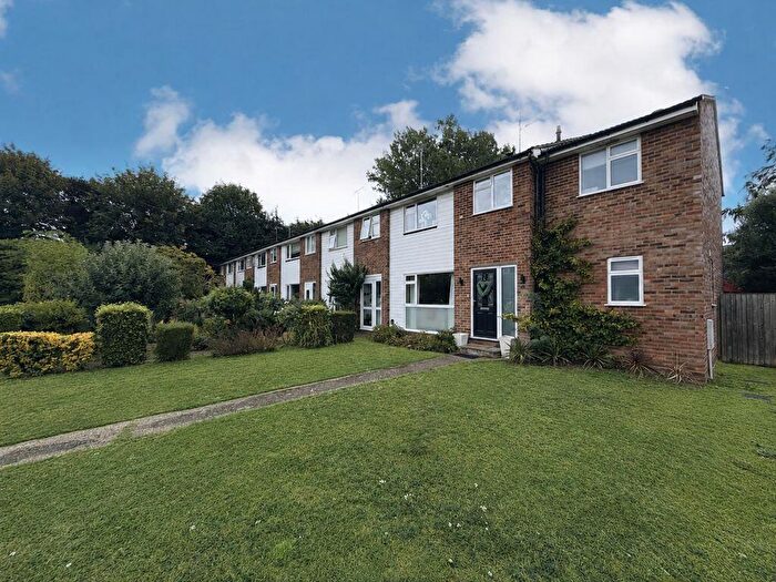 4 Bedroom End Of Terrace House For Sale In Quiet Location - Bedrooms, HP10