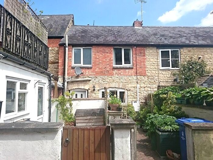 1 Bedroom Mews For Sale In High Street, Brackley, NN13