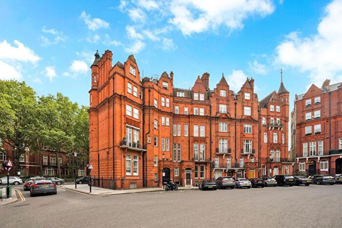2 Bedroom Flat For Sale In Flat, Hans Place, Knightsbridge, London, SW1X