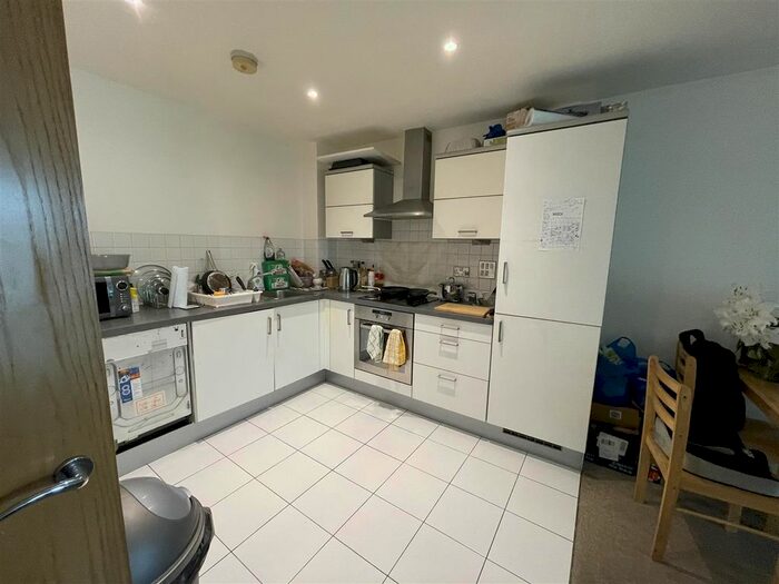 1 Bedroom Flat To Rent In Alexandra Road, Hounslow, TW3