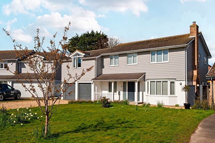 5 Bedroom Detached House For Sale In Royce Close, Chichester, PO20