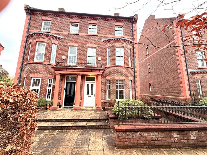 3 Bedroom Mews To Rent In Pewterspear Green Road, Warrington, WA4