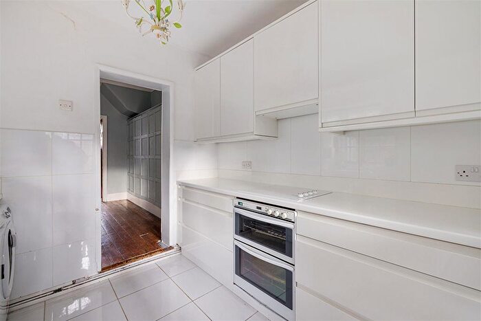 3 Bedroom Terraced House For Sale In Ridgdale Street, London, E3