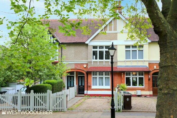 3 Bedroom Terraced House To Rent In Station Road, Chingford, E4