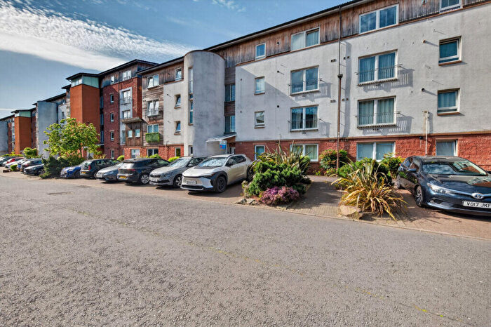 2 Bedroom Flat For Sale In / Albion Gardens, Edinburgh, EH7