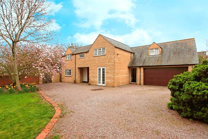 4 Bedroom Character Property For Sale In Peterborough Road, Langtoft, Peterborough, PE6
