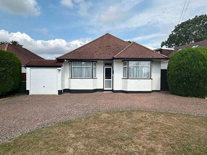 3 Bedroom Bungalow For Sale In Goddington Lane, Orpington, BR6