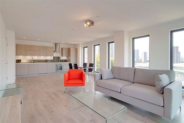 2 Bedroom Apartment To Rent In Legacy Tower, Stratford, E15