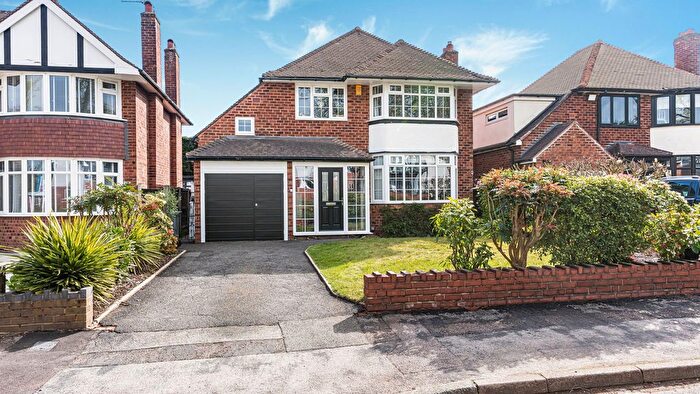 4 Bedroom Detached House For Sale In Birmingham Road, Sutton Coldfield, B72