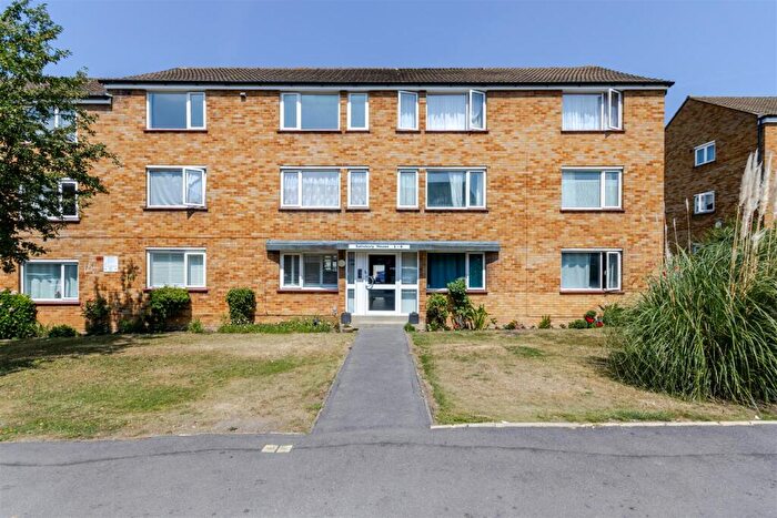 2 Bedroom Flat For Sale In Rodwell Close, Ruislip, HA4