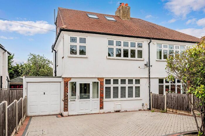 4 Bedroom Semi-Detached House For Sale In Winkworth Road, Banstead, SM7