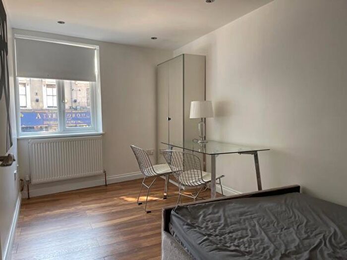 Apartment To Rent In Bethnal Green Road, London, E2