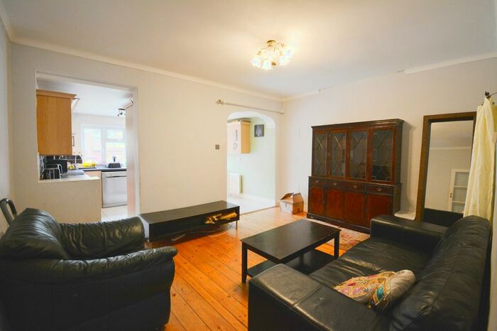 3 Bedroom Terraced House For Sale In Salisbury Road, Ealing, Ealing, W13