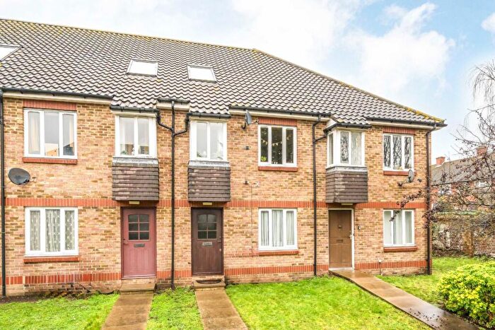 1 Bedroom Flat For Sale In Worthington Close, Mitcham, CR4