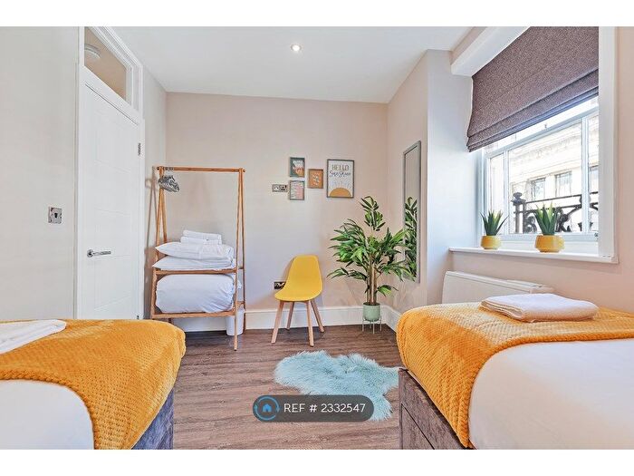 1 Bedroom Flat To Rent In West Street, Brighton, BN1