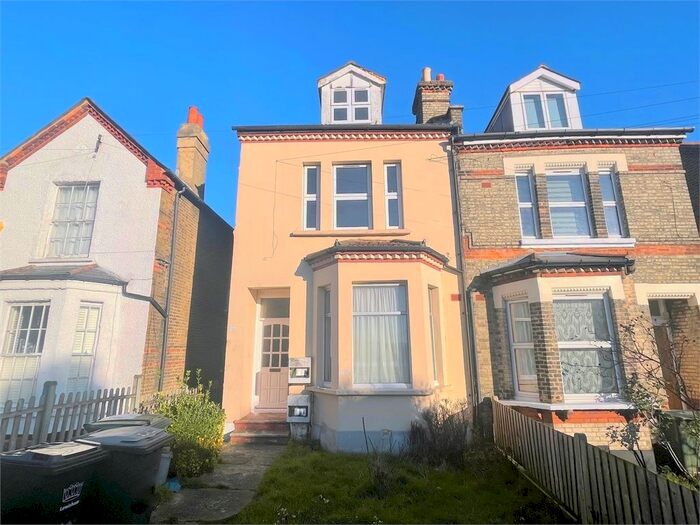 2 Bedroom Flat To Rent In Faversham Road, Catford, London, SE6