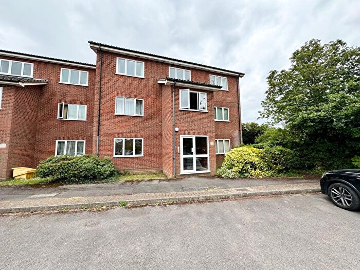 1 Bedroom Flat To Rent In Wesley Drive, Egham, Surrey, TW20