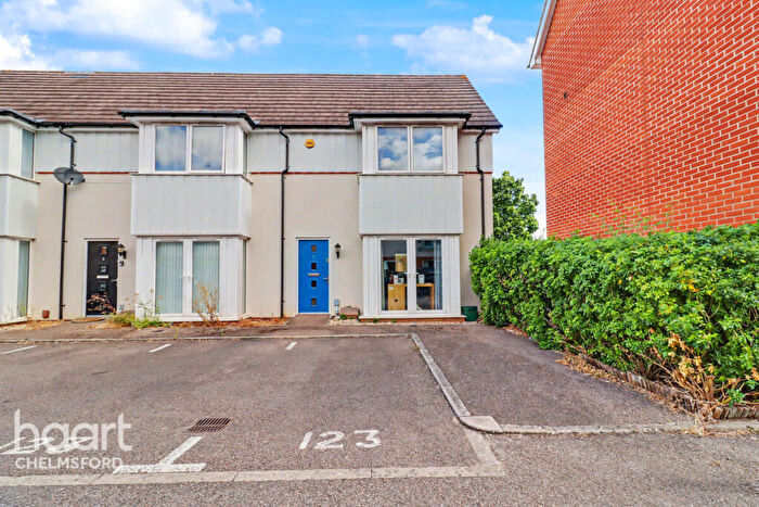 2 Bedroom End Of Terrace House For Sale In Pearl Square, Chelmsford, CM2