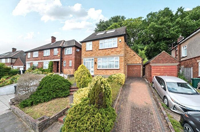 4 Bedroom Detached House For Sale In The Reddings, Mill Hill, London, NW7