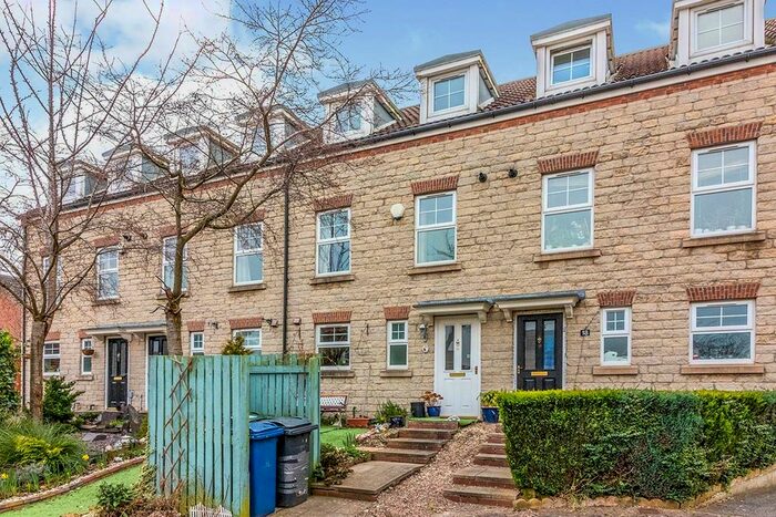 3 Bedroom Terraced House To Rent In Maple Close, Barnsley, South Yorkshire S70