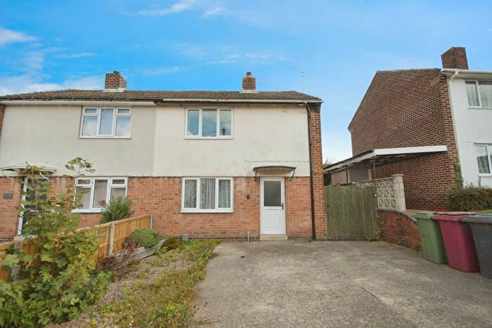 3 Bedroom Semi-Detached House For Sale In North Side, New Tupton, Chesterfield, S42