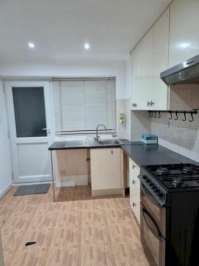 4 Bedroom Property To Rent In George Street, Bletchley, Milton Keynes, MK2