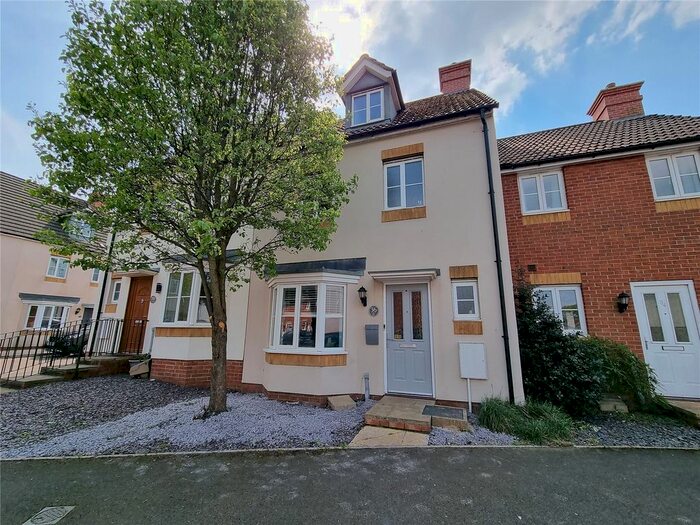 Houses for sale & to rent in Chard Avishayes, Chard