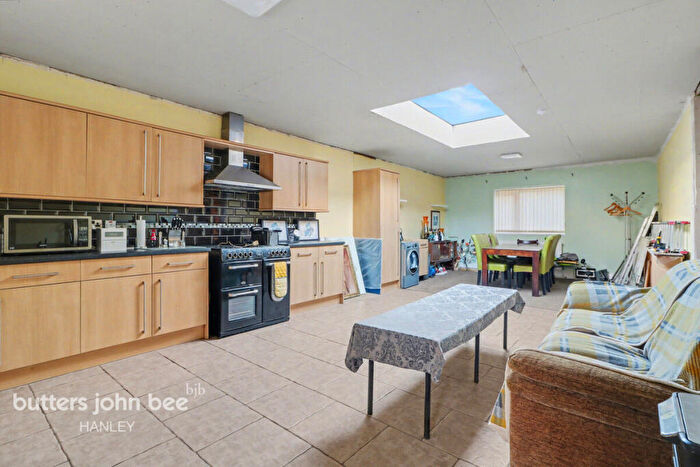 2 Bedroom Bungalow For Sale In Bleak Place, Stoke-On-Trent, ST6