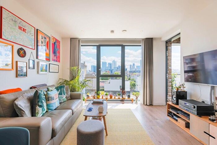 1 Bedroom Flat For Sale In St Pauls Way, , Bow, London, E3