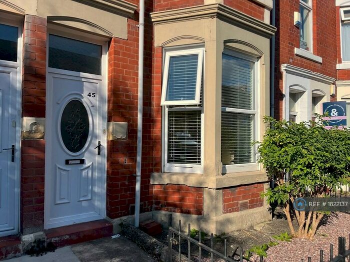 2 Bedroom Flat To Rent In Heaton, Newcastle Upon Tyne, NE6