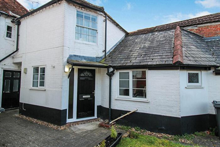1 Bedroom Flat To Rent In High Street, Amesbury, SP4