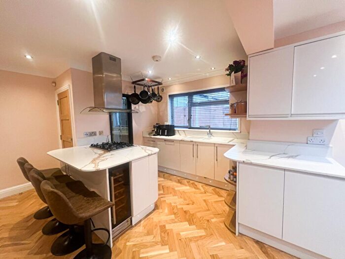 4 Bedroom Semi-Detached House To Rent In St. Barnabas Road, Woodford Green, IG8