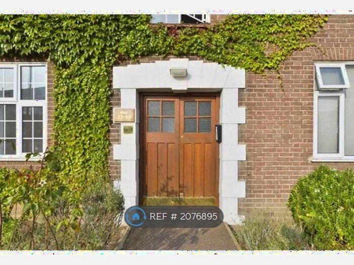2 Bedroom Flat To Rent In Norbiton Hall, Kingston Upon Thames, KT2