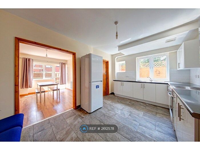 6 Bedroom Semi-Detached House To Rent In Gordon Road, Kingston Upon Thames, KT2