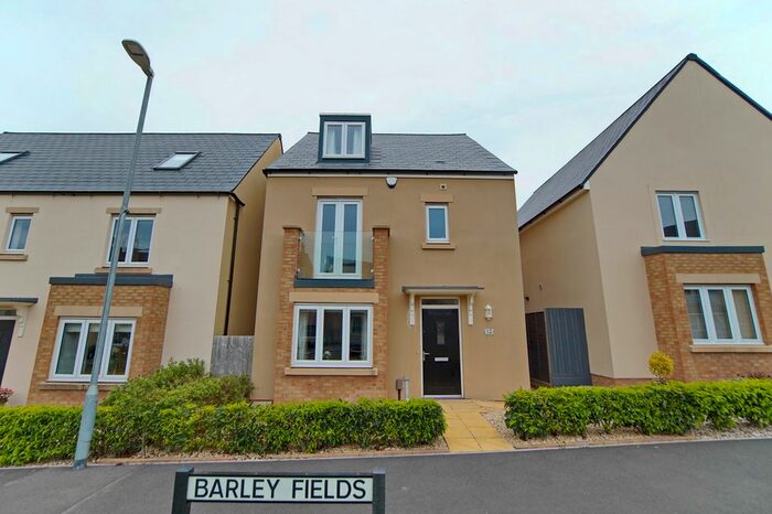 4 Bedroom Detached House To Rent In Barley Fields, Thornbury, Bristol, BS35